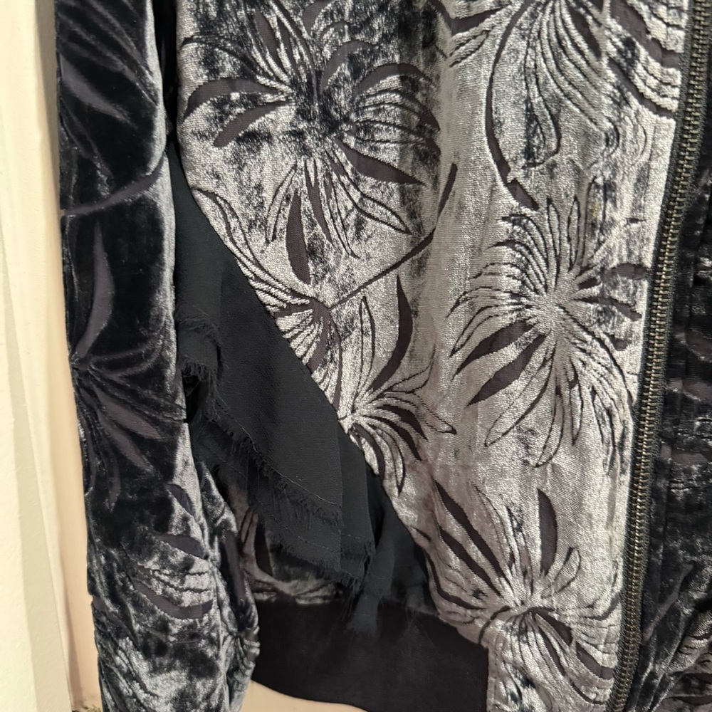 Olivia Palermo + Chelsea28 Velvet Burnout Bomber Jacket Size Small - Picture 8 of 15